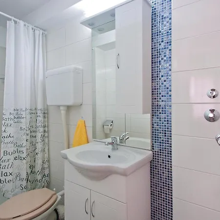 Amazing In With Kitchen Apartament Pula